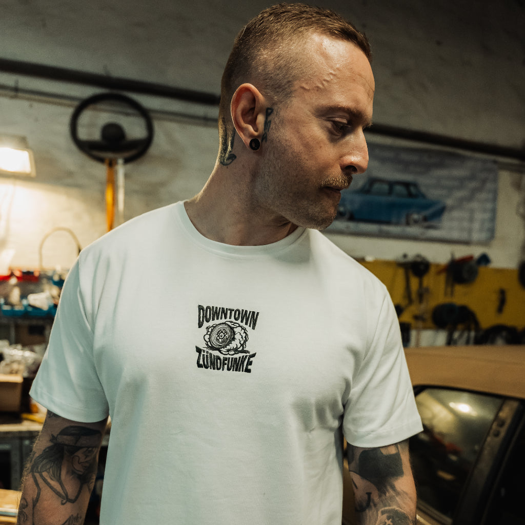 T-Shirt - Downtown x Zündfunke Wachtmeister Weiß